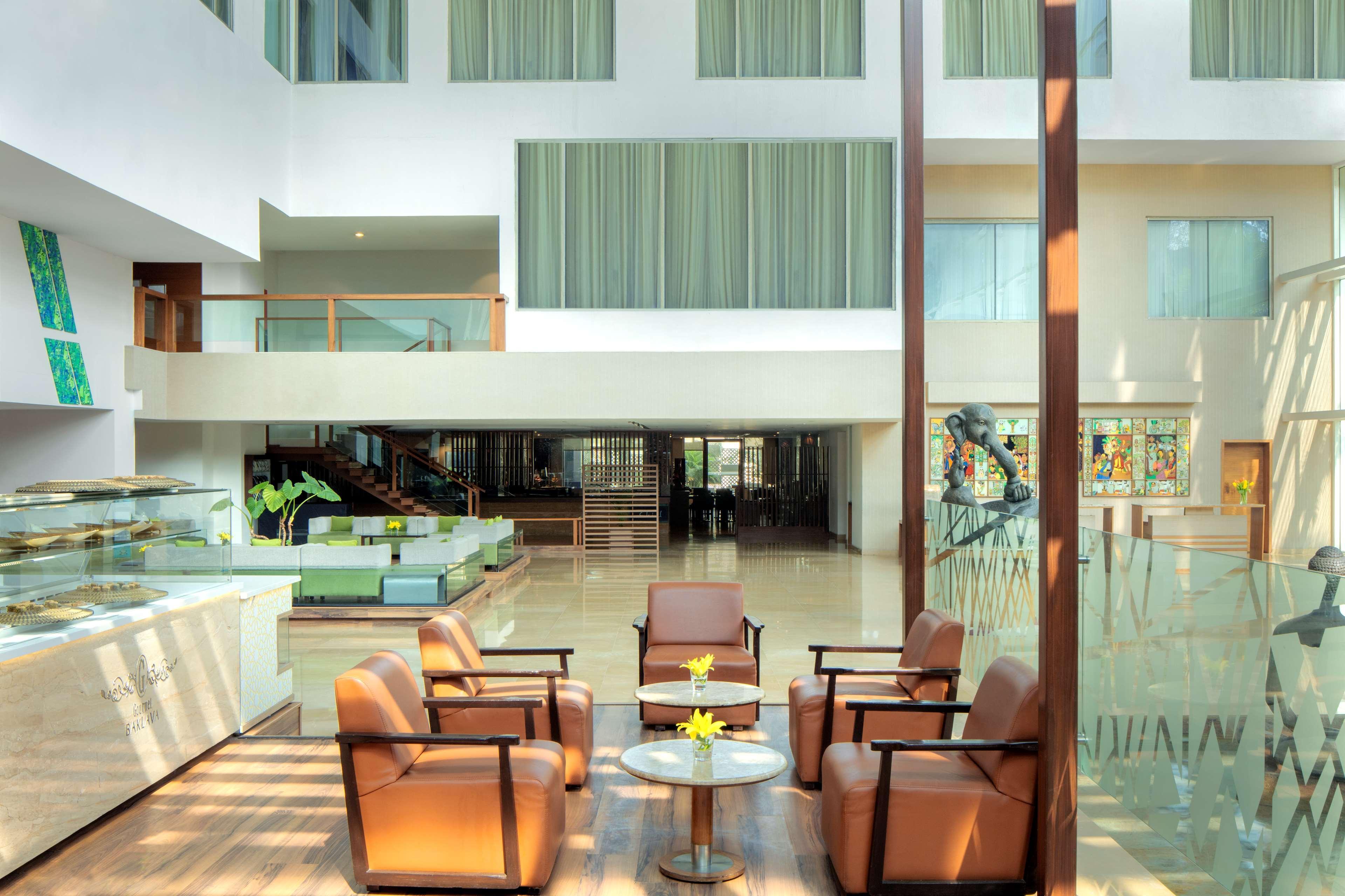 Radisson Blu Plaza Hotel Hyderabad Banjara Hills Zewnętrze zdjęcie
